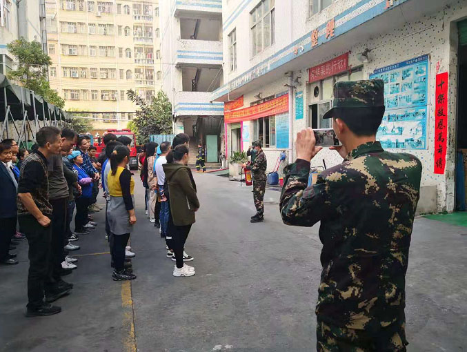 接受专业安全培训
